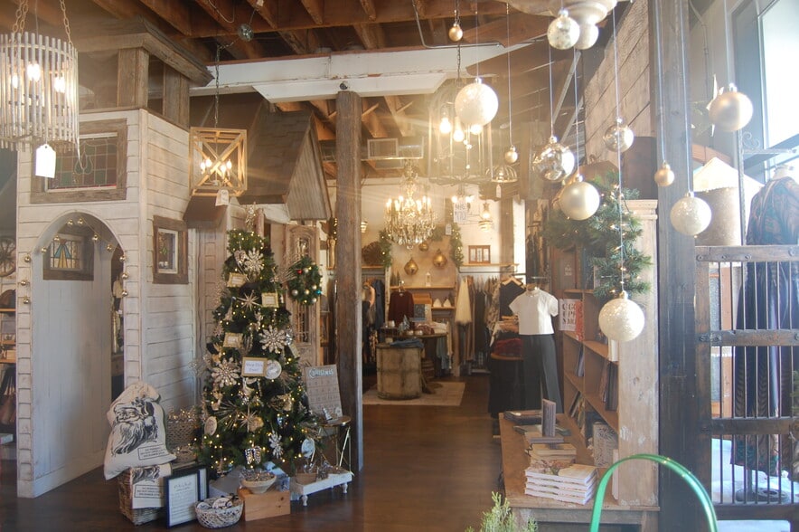 More Photos Of 49 S Main St, Winter Garden Freestanding For Lease