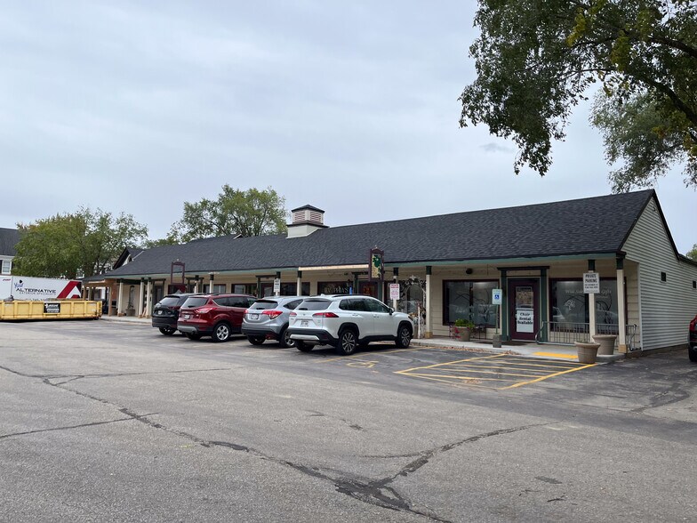 More Photos Of 13300 Watertown Plank Rd, Elm Grove Freestanding For Sale