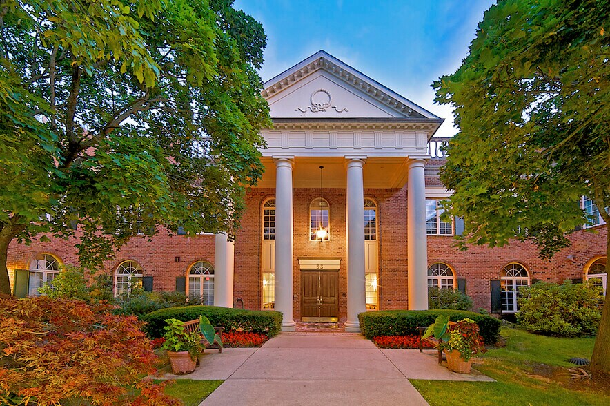 Primary Photo Of 33 Bloomfield Hills Pky, Bloomfield Hills Office For Lease