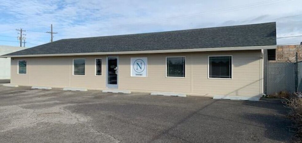 More Photos Of 223 W Wine Country Rd, Grandview Office For Sale