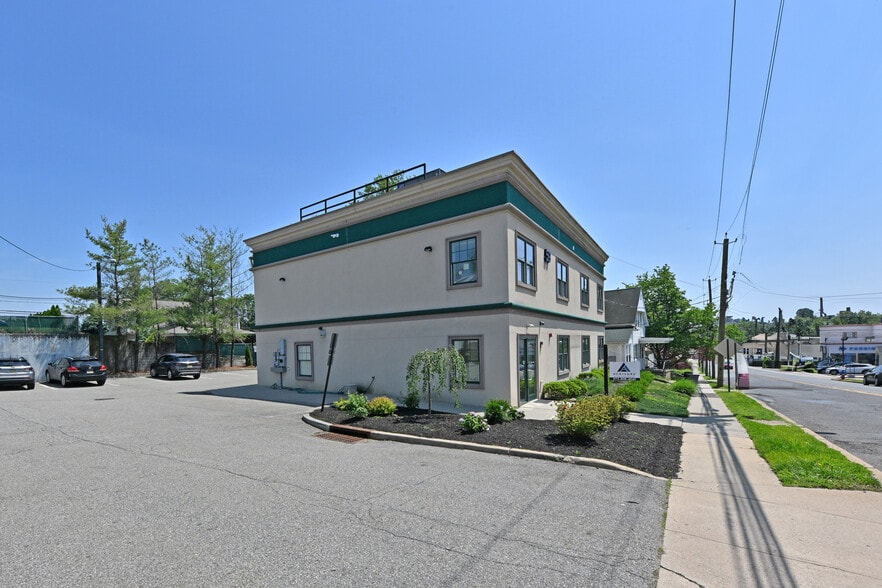 More Photos Of 59 Lincoln Ave, Fair Lawn Office Residential For Sale