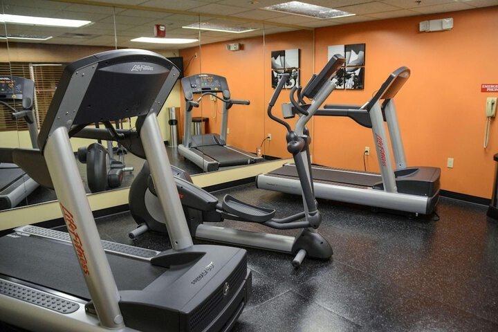 More Photos Of 665 Tecumseh St, Dundee Hotel For Sale