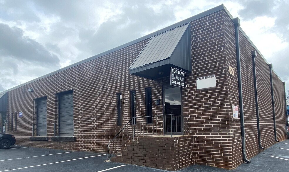 More Photos Of 627 Minuet Ln, Charlotte Light Manufacturing For Lease