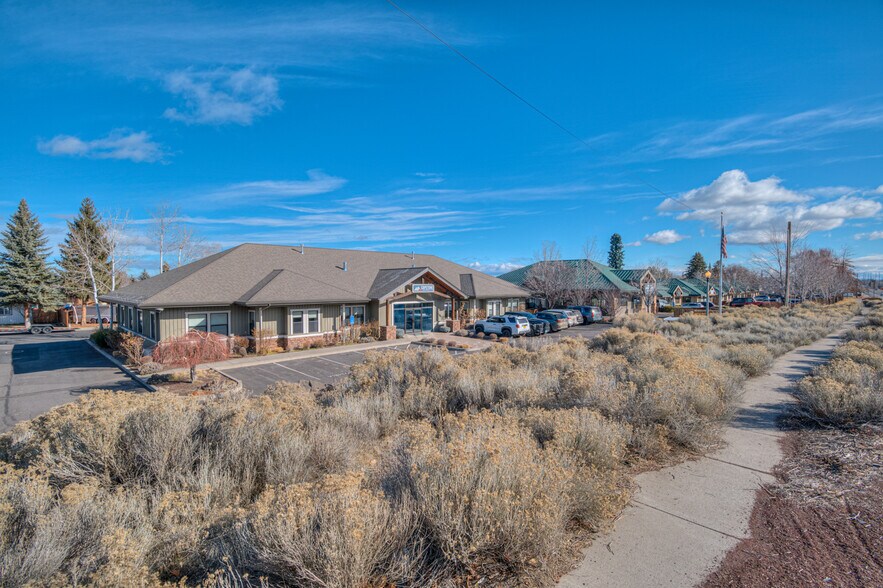 More Photos Of 2464 SW Glacier Pl, Redmond Office For Sale