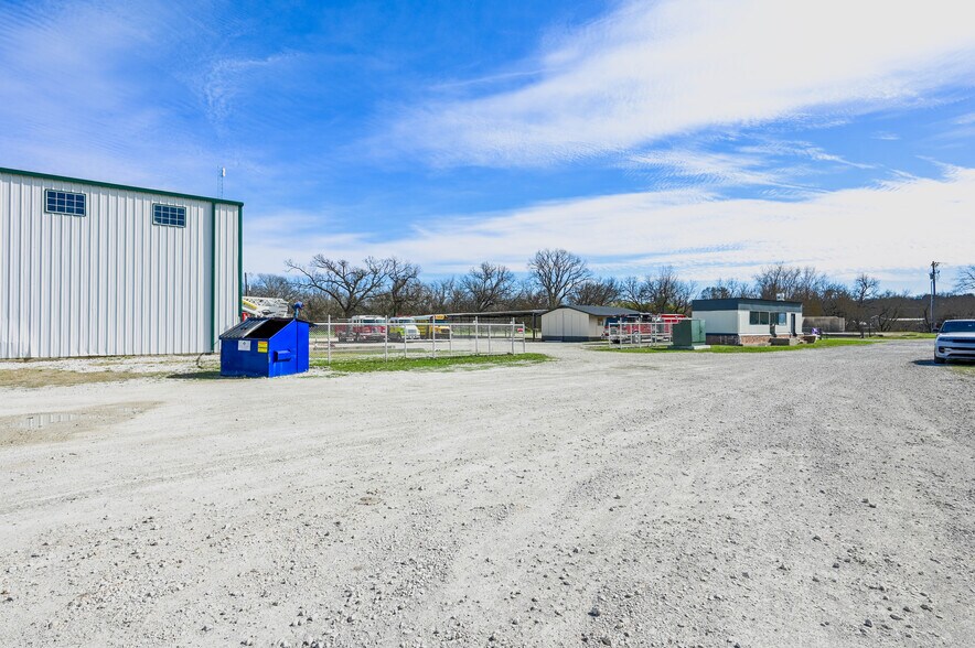 More Photos Of 19710 US Highway 377, Whitesboro Warehouse For Sale