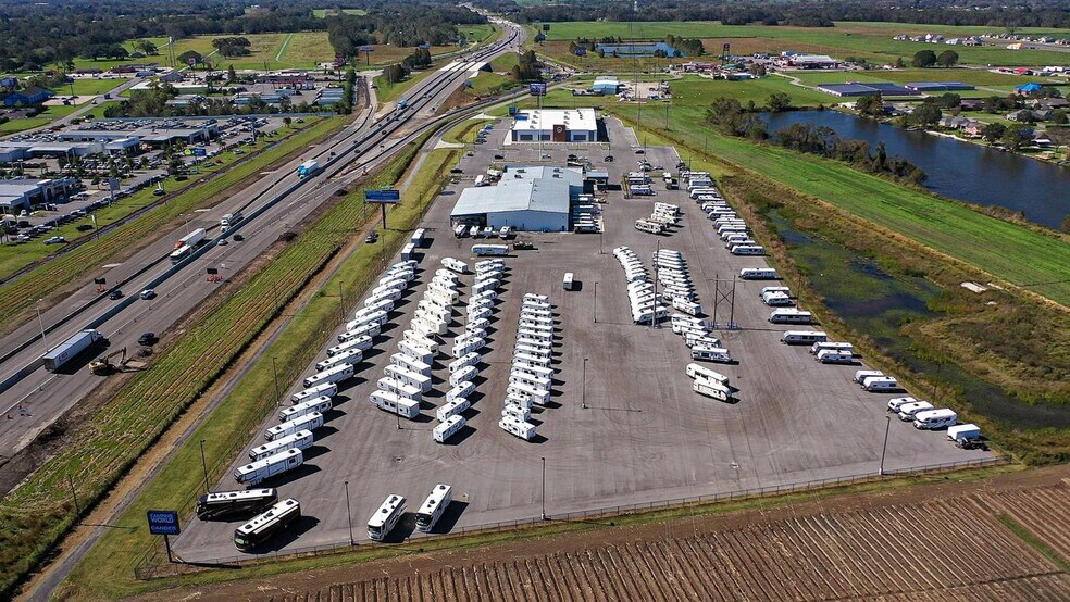 More Photos Of 2314 N Frontage Rd, Breaux Bridge Freestanding For Lease