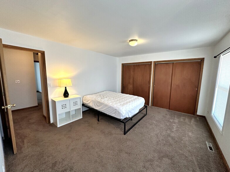 More Photos Of 309 8th St, Hugo Apartments For Sale