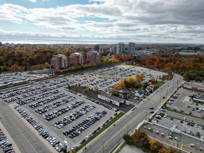 More Photos Of 142 Cross Ave, Oakville Auto Repair For Sale