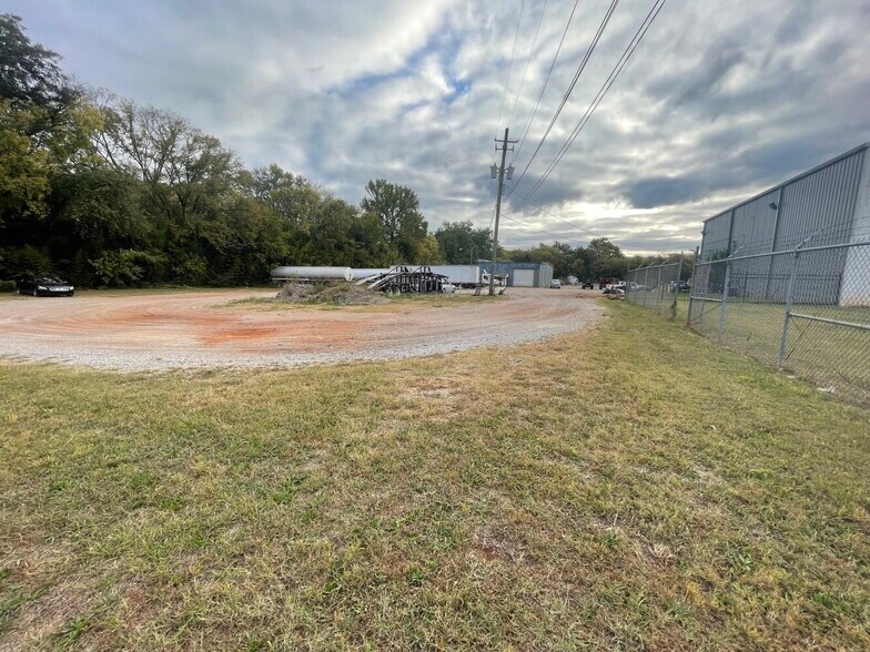 More Photos Of 2513 31st St SW, Birmingham Industrial For Lease