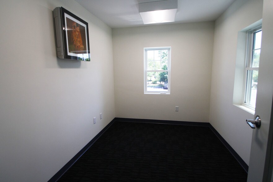 More Photos Of 764 Plain St, Marshfield Office Residential For Lease