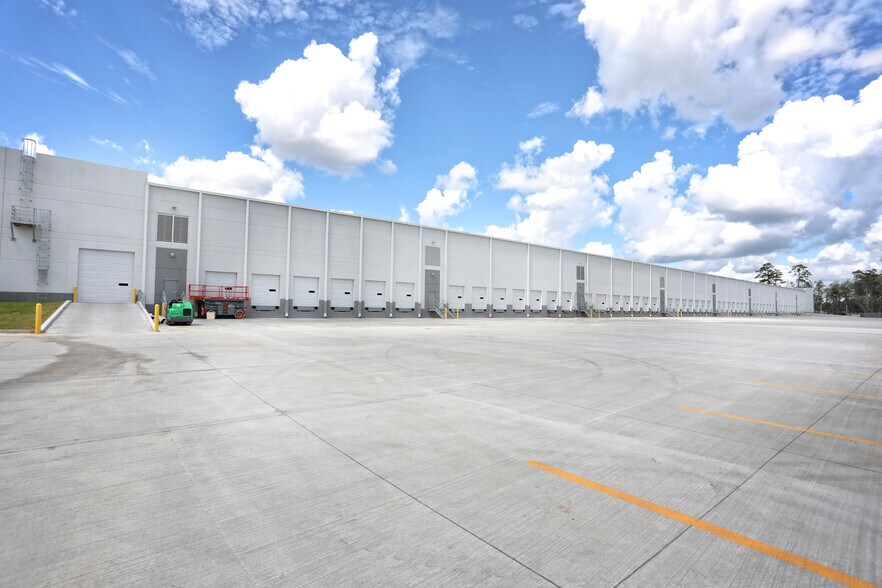 More Photos Of 110 Little Hearst Pky, Pooler Warehouse For Lease