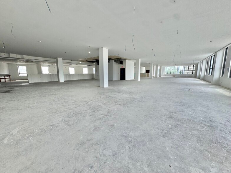 More Photos Of 251-73 Jericho Tpke, Bellerose Office For Sale