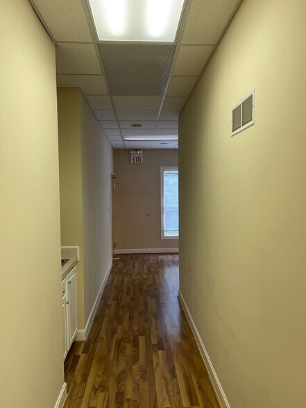 More Photos Of 3801 Springhurst Blvd, Louisville Medical For Lease