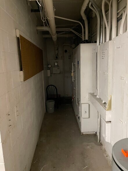 More Photos Of 441 N Lake St, Madison Storefront Retail Office For Sale