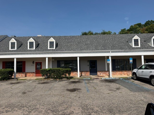 More Photos Of 2702-2728 Apalachee Pky, Tallahassee Storefront Retail Office For Sale