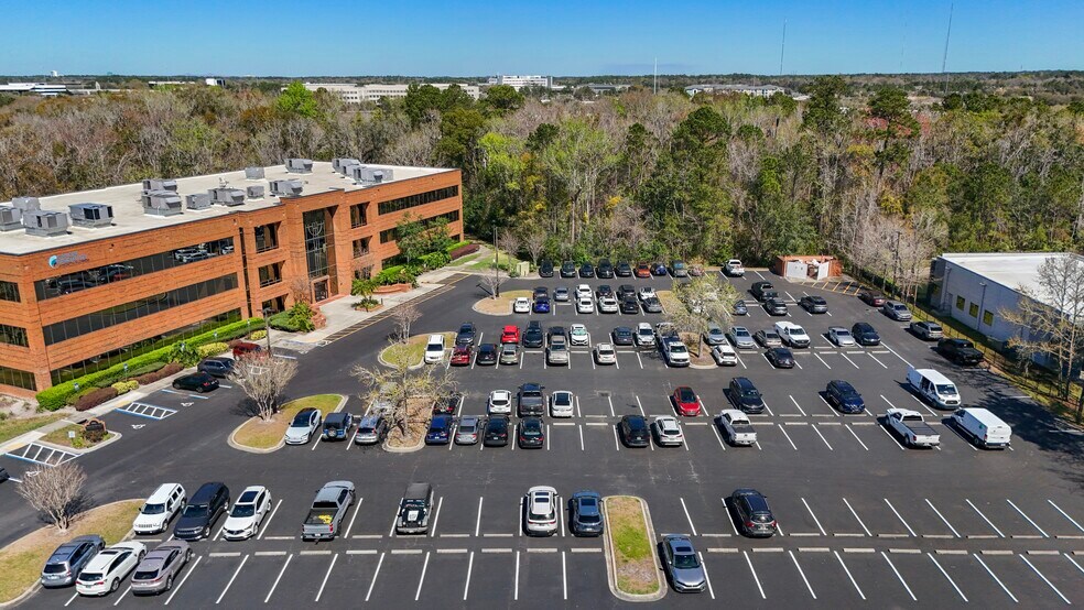 More Photos Of 7751 Belfort Pky, Jacksonville Office For Sale