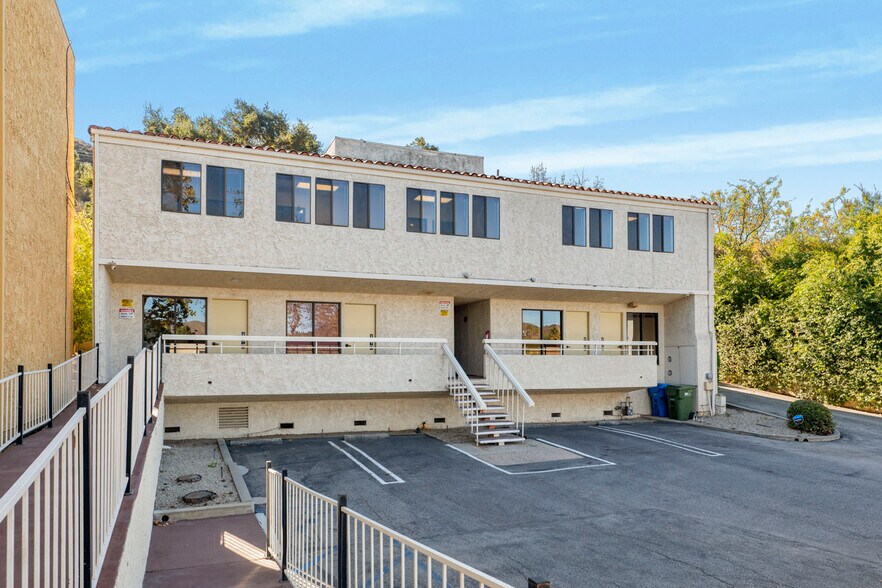 More Photos Of 28215 Agoura Rd, Agoura Hills Office For Sale