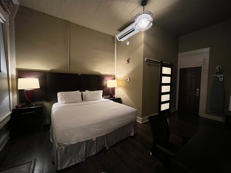 More Photos Of 745 Washington Ave, Greenville Hotel For Sale