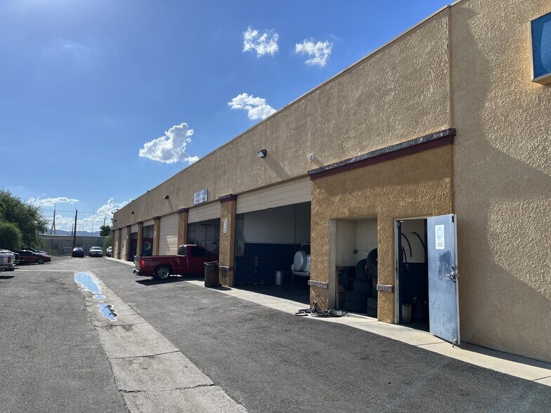 More Photos Of 4443 W Ina Rd, Tucson Auto Repair For Lease
