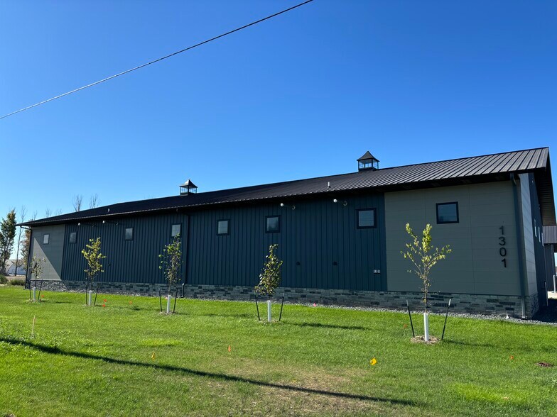 More Photos Of 1301 Main Avenue SE, Moorhead Flex For Sale