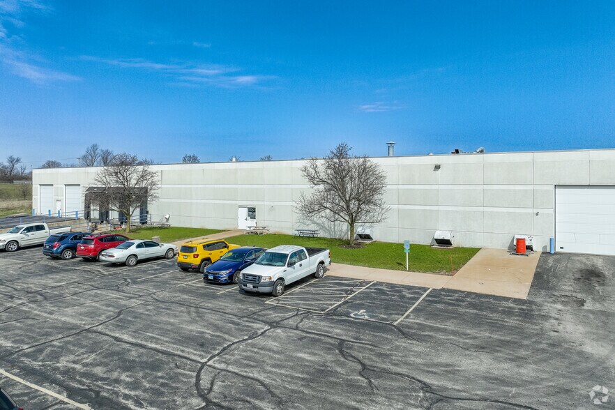 More Photos Of 3801 S Central Ave, Rockford Manufacturing For Lease