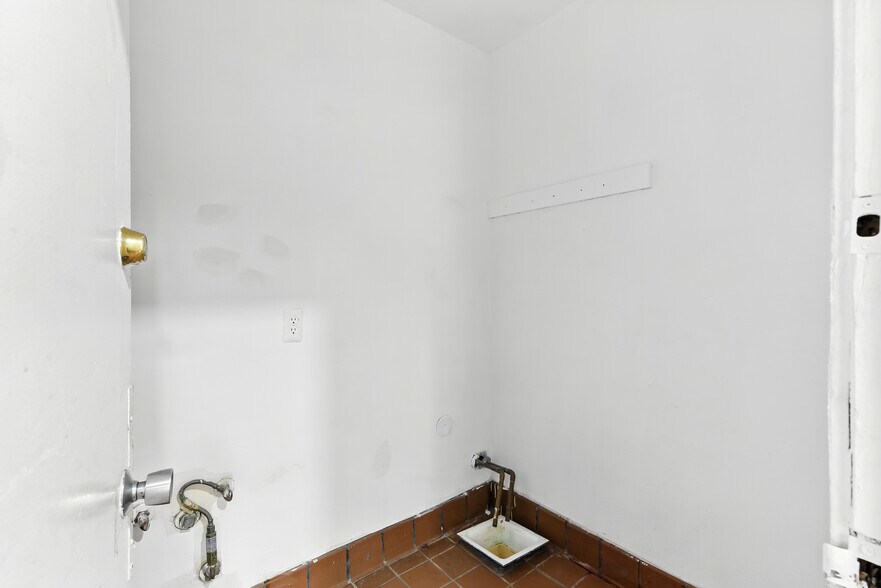 More Photos Of 4355 Sonoma Blvd, Vallejo Restaurant For Sale