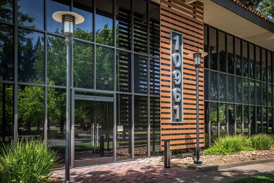 More Photos Of 10961 Sun Center Dr, Rancho Cordova Office For Sale