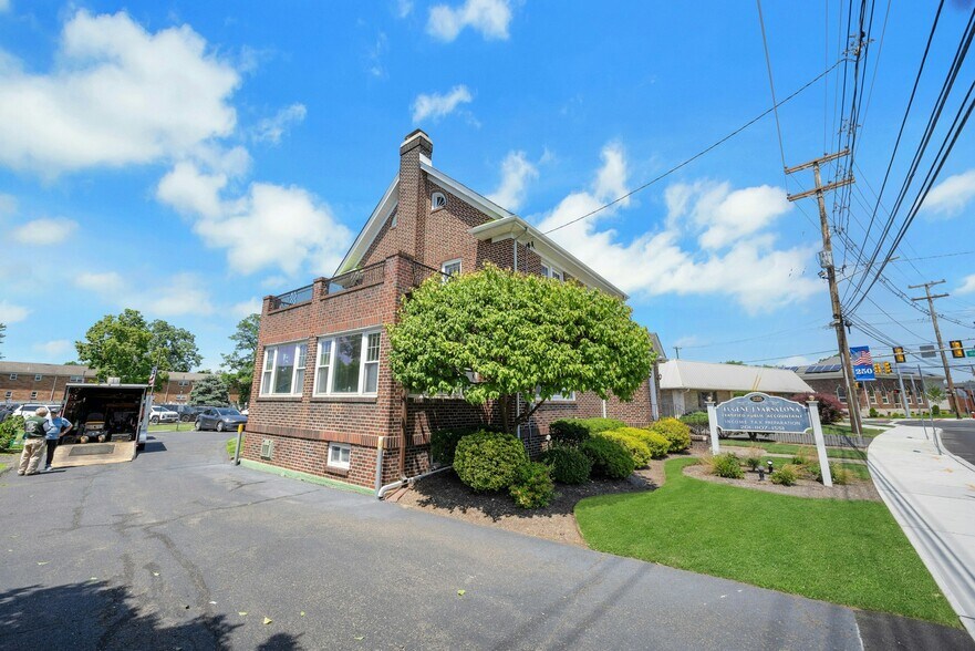 More Photos Of 225 Liberty St, Little Ferry Office For Sale