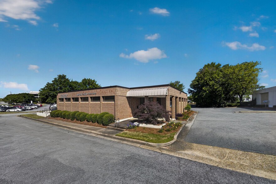 More Photos Of 1942 North Ave, Columbus Medical For Lease