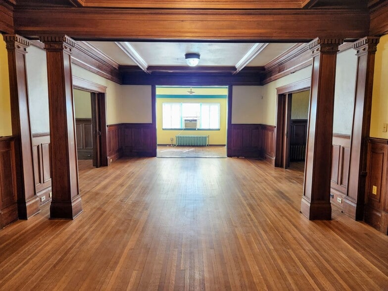 More Photos Of 602 W French Pl, San Antonio Office Residential For Sale