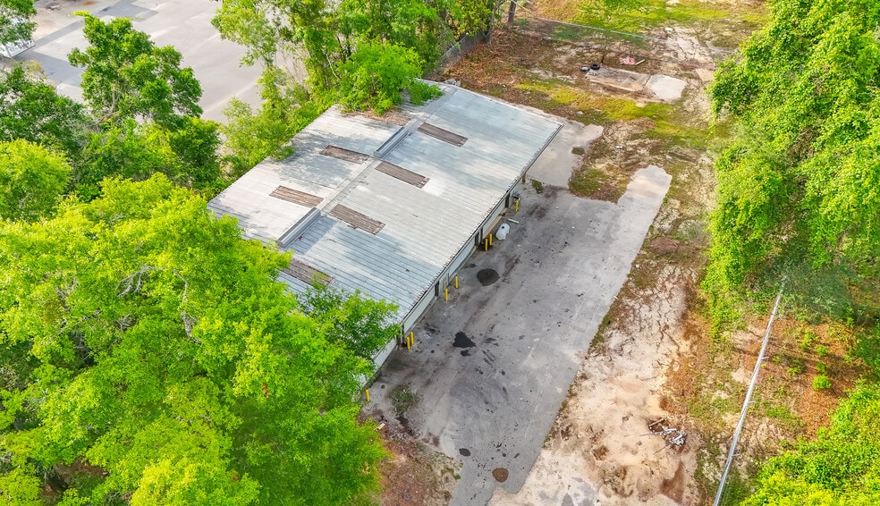 More Photos Of 4863 Gum Rd, Tallahassee Warehouse For Lease