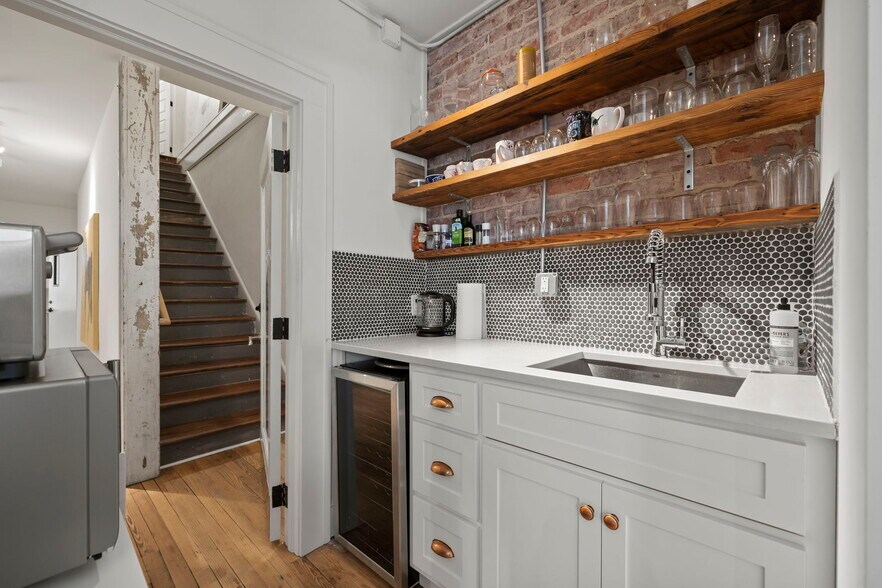 More Photos Of 127-129 Barnes St W, Wilson Storefront Retail Residential For Sale