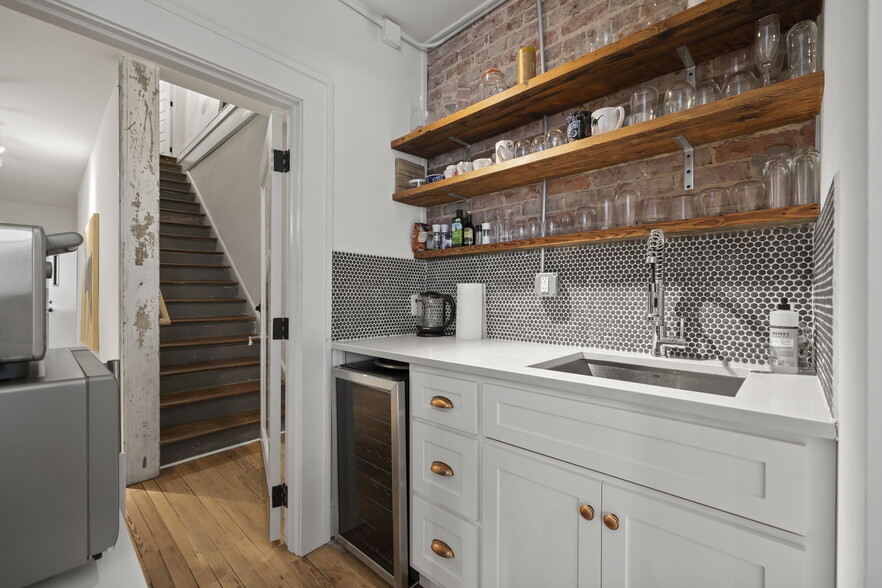 More Photos Of 127-129 Barnes St W, Wilson Storefront Retail Residential For Sale
