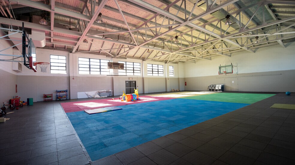 More Photos Of 238 Baltimore Ave, Dayton Daycare Center For Lease