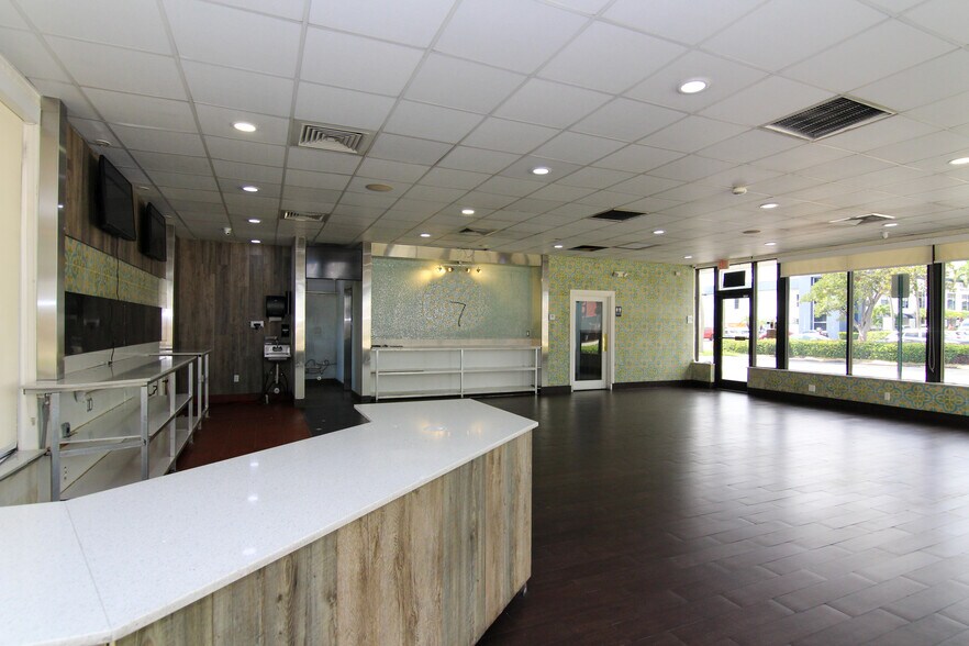 More Photos Of 7490 NW 25th St, Miami Freestanding For Sale