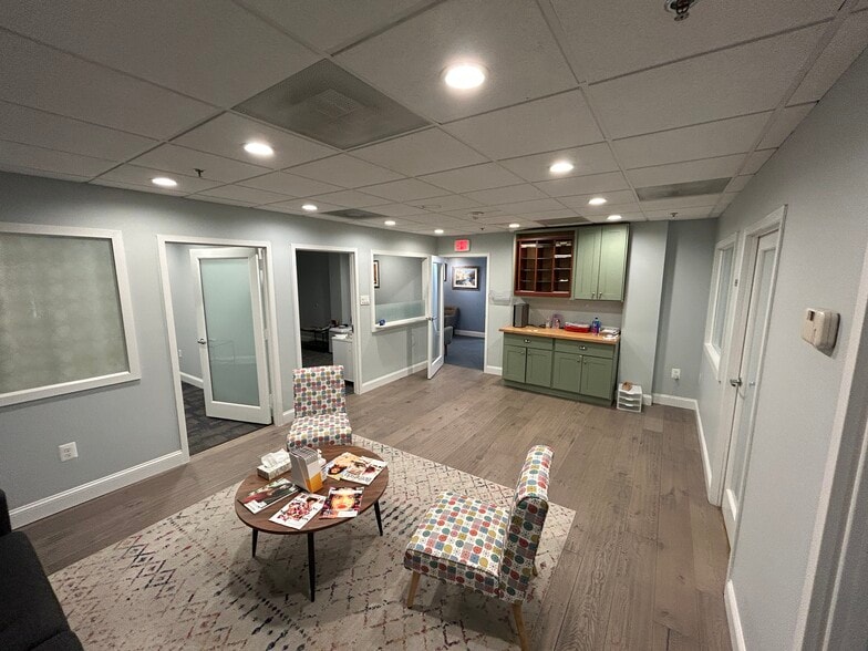 More Photos Of 7945 Macarthur Blvd, Cabin John Office For Lease