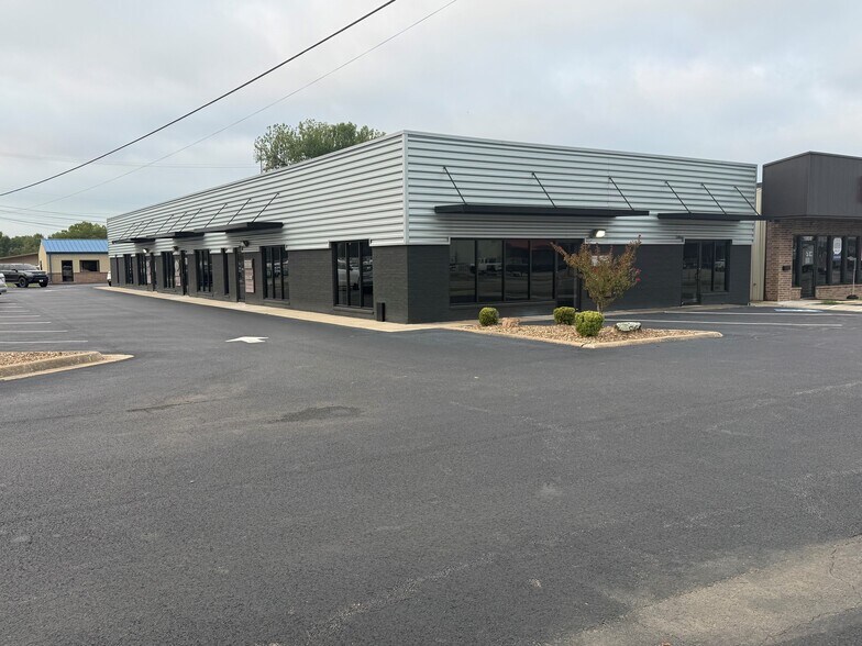 Primary Photo Of 102 S Sidney Ave, Russellville Medical For Lease