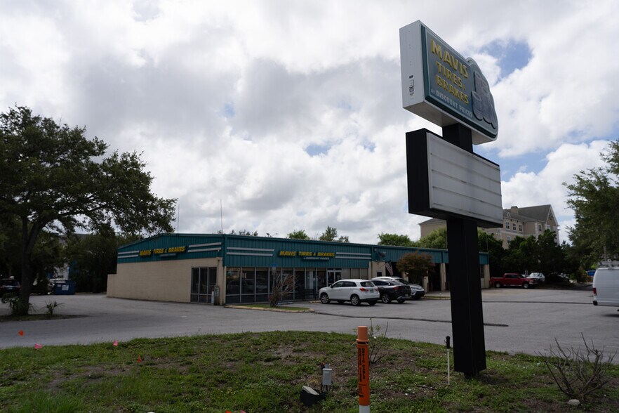 More Photos Of 5660 W Waters Ave, Tampa Auto Repair For Sale