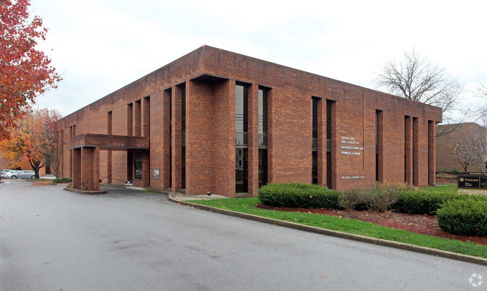 Primary Photo Of 3380 Tremont Rd, Upper Arlington Office For Sale