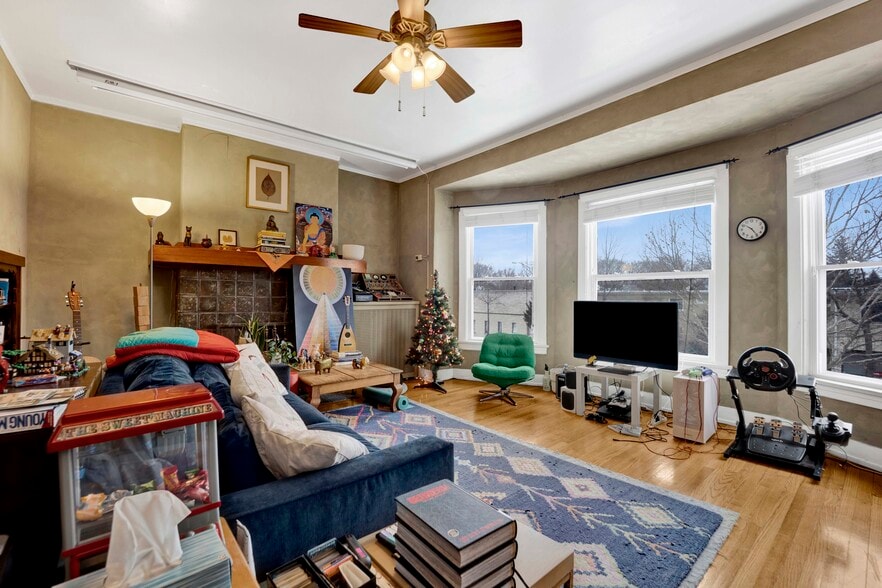 More Photos Of 309 Chicago Ave, Oak Park Apartments For Sale