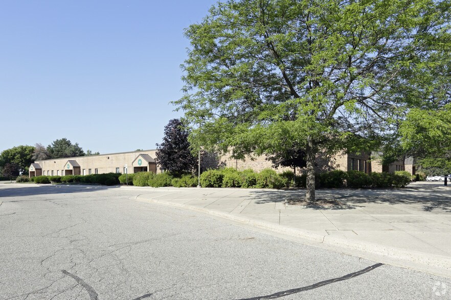 More Photos Of 111 W Edgewood Blvd, Lansing Office For Lease