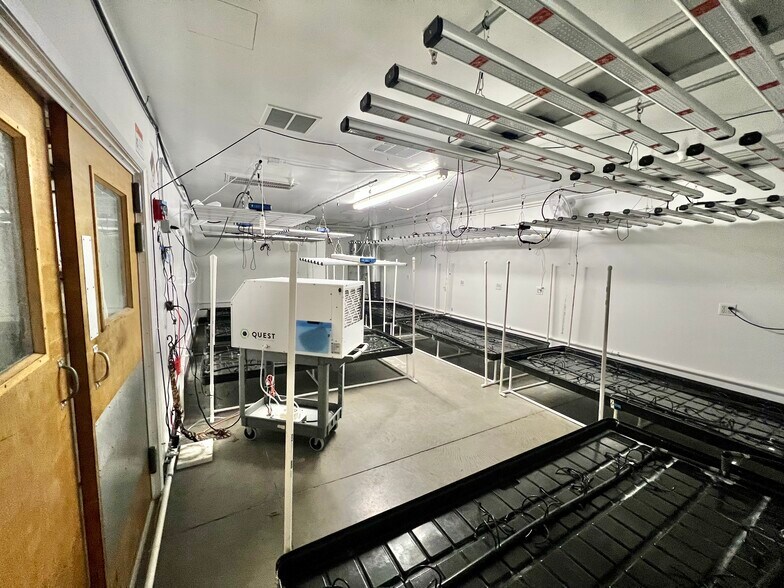 More Photos Of 2482 Progress Dr, Redding Manufacturing For Sale