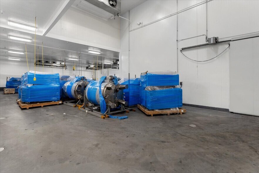 More Photos Of 3450 E Vernon Ave, Vernon Food Processing For Lease