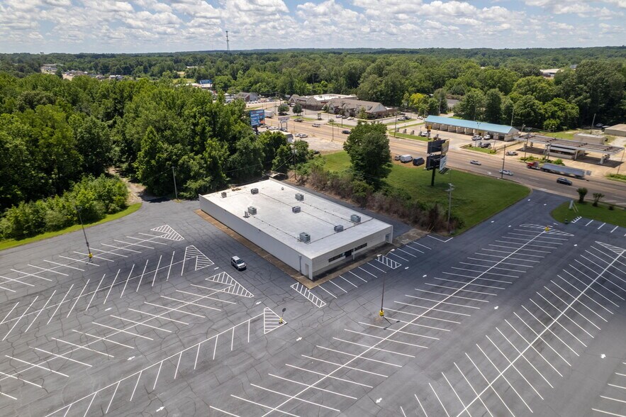 More Photos Of 1340 S Highland Ave, Jackson Unknown For Lease