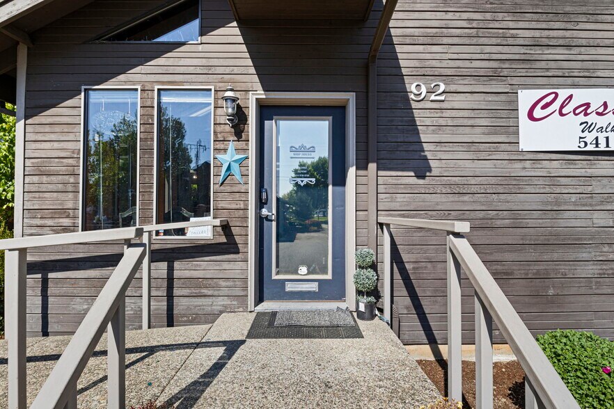 More Photos Of 92 NW Glenhart Ave, Winston Freestanding For Sale