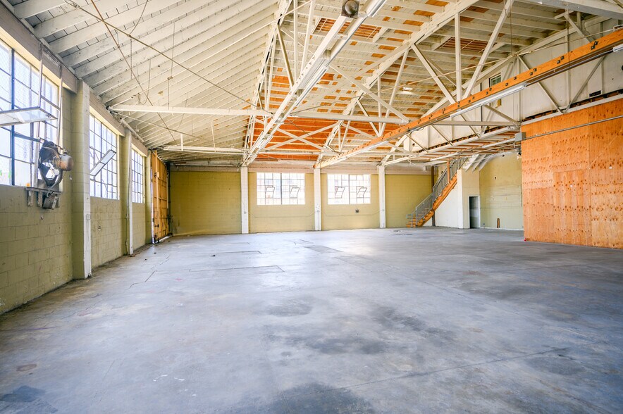 More Photos Of 7312-7318 S Western Ave, Los Angeles Auto Repair For Sale