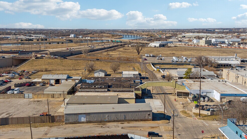 More Photos Of 908 SW 5th St, Oklahoma City Warehouse For Lease