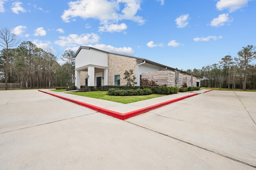 More Photos Of 6644 TX-61, Anahuac Theater Concert Hall For Sale