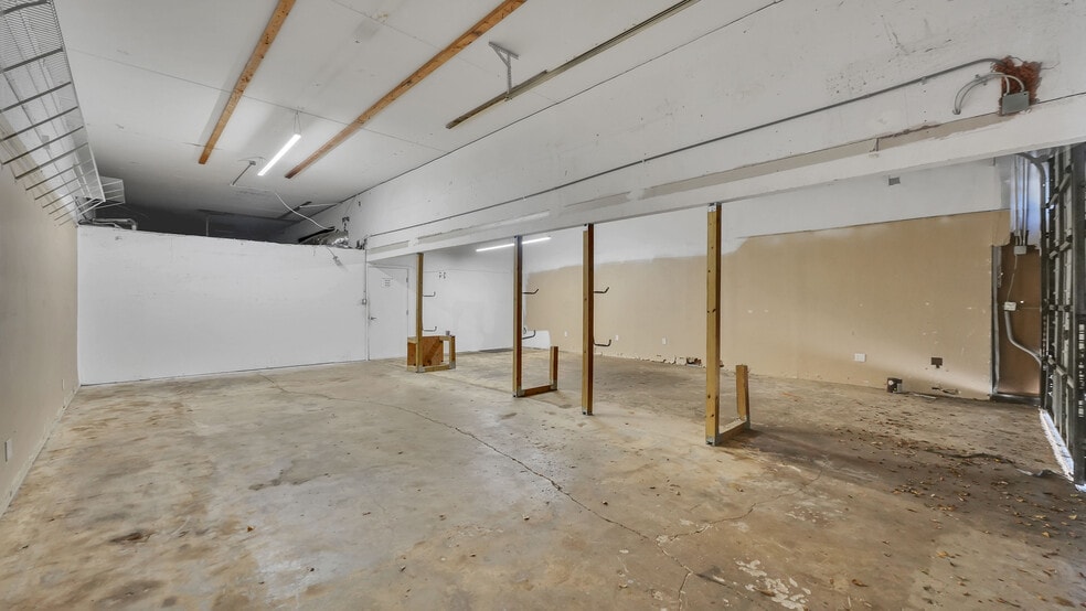 More Photos Of 10910-10920 Wiles Rd, Coral Springs Warehouse For Lease
