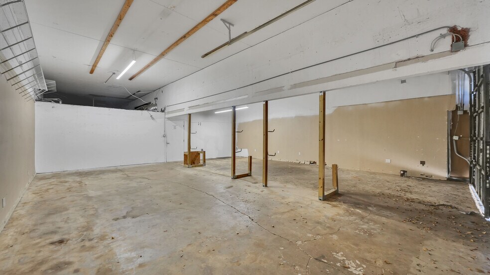 More Photos Of 10910-10920 Wiles Rd, Coral Springs Warehouse For Lease